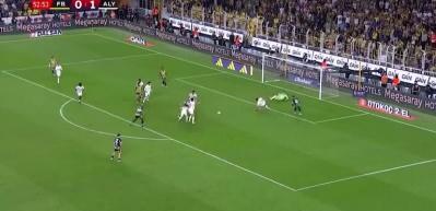TFF, Fenerbahçe-Alanyaspor maçının VAR kayıtlarını açıkladı.