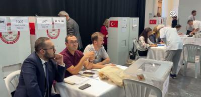 CHP'de kongre çıkmazı: Mahkeme durdurdu, YSK devam dedi!