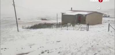 Kar kalınlığı 30 santimetreyi buldu!