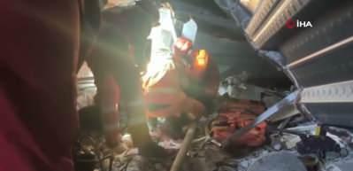  Endonezya'da feci olay... Yatılı okul &ccedil;&ouml;kt&uuml;! En az 3 &ouml;l&uuml;! 