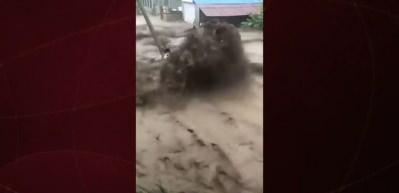Nepal'de şiddetli yağışlar felakete yol a&ccedil;tı: 22 &ouml;l&uuml;, 12 kayıp