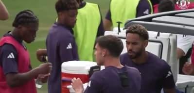 Kırmızı şeytanlar ekonomik krizle karşı karşıya