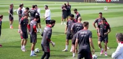 Berke Özer milli takım kampını izinsiz terk etti