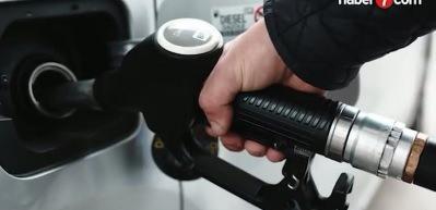 Benzine indirim yolda! Araç sahiplerine müjde...