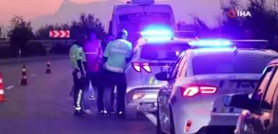 Kamyon işçi servisine çarptı: Şoförün babası hayatını kaybetti