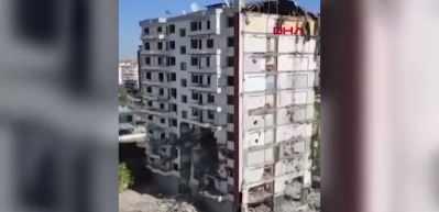 Diyarbakır’da 11 katlı bina, yıkım sırasında çöktü