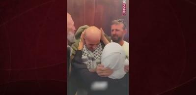 Filistinli Tarık 22 yıl İsrail'in esareti altında kaldıktan sonra ailesine kavuştu