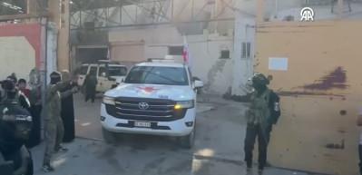 Gazze ve İsrail'de esir takası başladı