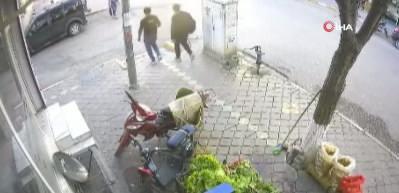 Iğdır'da cadde ortasında silahlı &ccedil;atışma