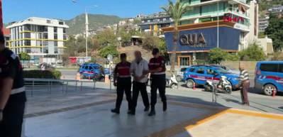 Sahte kimlikle arsa vurgunu yapan &ccedil;ete yakalandı
