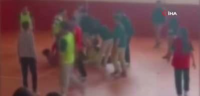Akran zorbalığı korkutucu boyutlarda! Liseli &ccedil;ocuk bı&ccedil;aklandı