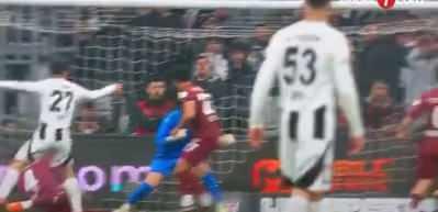 Beşiktaş taraftarlarını üzecek haber: Yıldız isim sakatlandı