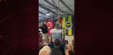 Sadettin Saran gücünü gösterdi! Taraftarlar "Ne yapıyorsunuz Sadettin Bey?" diye sordu