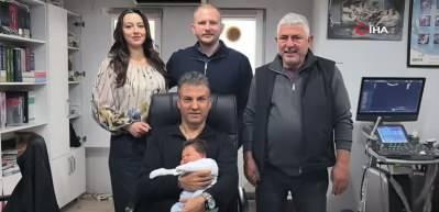 T&uuml;rkiye'nin en b&uuml;y&uuml;k bebeği! Tam 6 kilo 150 gram