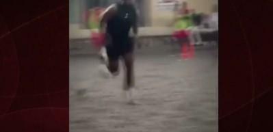 1. Lig'in gol makinesi toprak sahada görünütlendi