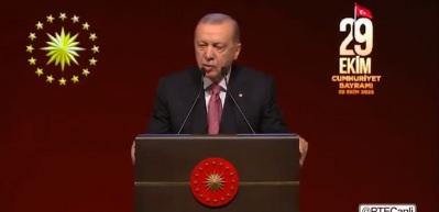 Cumhurbaşkanı Erdoğan: "Esarete boyun eğmemiş, zulme rıza göstermemiş İstiklaline aşık bir milletin mensuplarıyız"