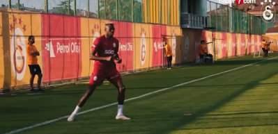 Galatasaray Osimhen'in bonservis bedeli belirledi!