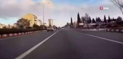 Trafik güvenliğini tehlikeye düşüren motosikletli maganda cezadan kaçamadı