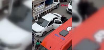 Trafikte tartıştığı kadın sürücüye saldırdı! O anlar cep telefonuna yansıdı