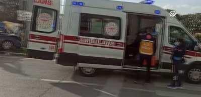 Ankara'da iki otomobilin çarpışması sonucu 6 kişi yaralandı