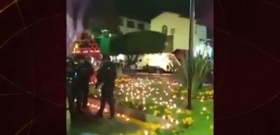 Binlerce kişinin gözü önünde belediye başkanına suikast düzenlendi