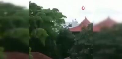 Endonezya'da korkunç olay! Cuma namazı sırasında camide patlama