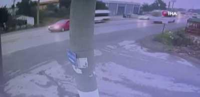 Kemalpaşa'da feci trafik kazası kamerada: 2 ölü, 4 yaralı