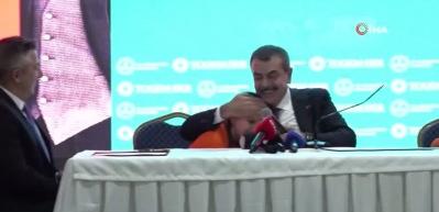 Milli Eğitim Bakanı Tekin'den Bursa ve Balıkesir'deki okullara sürpriz ziyaret