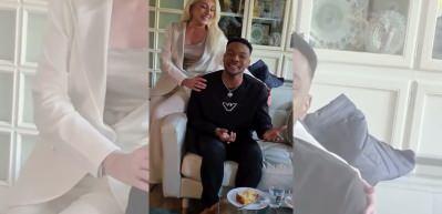 Muazzez Ersoy, Nijeryalı hayranıyla evinde şarkı söylediği anları paylaştı!