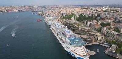 Türkiye limanlarında kruvaziyer rekoru: 10 ayda 2 milyon yolcu aşıldı