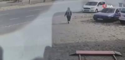 Kayseri'de lise öğrencisinin kahreden ölümü! Feci kaza kamerada...