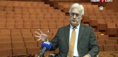 Tamer Karadağlı: “Türkiye’ninen kaliteli tiyatrosunu sunmak için çabalıyoruz”