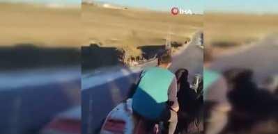Yol videosu çekmek isteyen gençler kaza yaptı! O anlar sosyal medyada viral oldu