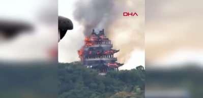 1500 yıllık tapınak alevlere teslim oldu