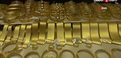 Altın yeniden yükselişte: Gram 5 bin 700 TL’ye, ons 3 haftanın zirvesine çıktı