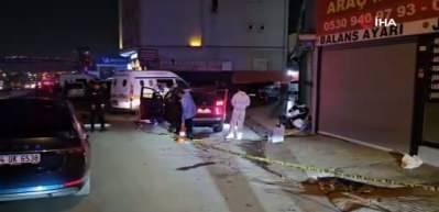 Büyükçekmece'de çıkan silahlı kavgada 2 kişi hayatını kaybetti, 1 kişi ağır yaralandı