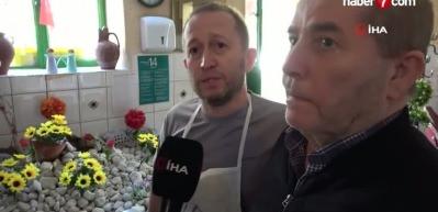 Pide salonu ortasında mezarlık