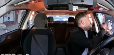 Taksiciyle motosikletli arasında şerit tartışması!