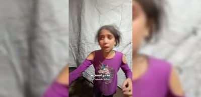 Babasının şehit olduğunu gören Gazzeli kız çocuğunun yürek yakan feryadı