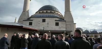 Bulgaristan'da yapılan ve Balkanların en büyük camisi olan "Kırcaali Camii" hizmete açıldı