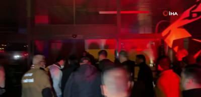 Hatay'da oto galeri yandı; binadan kaçmaya çalışan 2 kişi öldü!