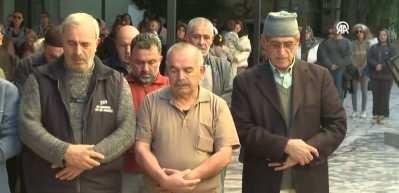 İzmir’de hayvansever Şule Çörekçi’nin cenazesinde gözyaşları: 30 kedisiyle birlikte hayatını kaybetmişti