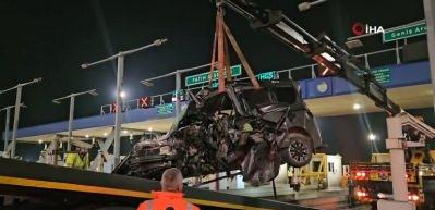 Kuzey Marmara Otoyolu’nda otomobil gişeye girdi