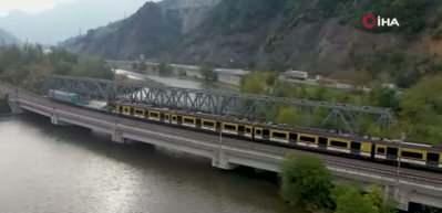 Milli Banliyö Tren Seti Projesi kapsamında üretilen dördüncü tren seti Gaziantep Büyükşehir Belediyesi’ne ulaştı