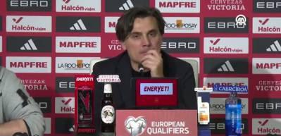 Montella, 'Kulüplerden bir ricam var'