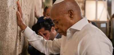 Seçimi Müslüman adaya kaybetti, ilk iş İsrail'e gidip ağlamak oldu