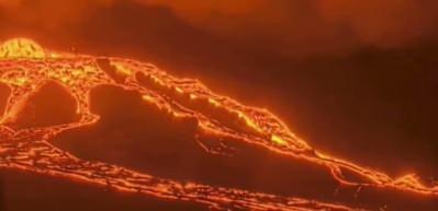 Hawaii'deki yanardağ patladı: Bölgeden korkunç görüntüler kameralara yansıdı!