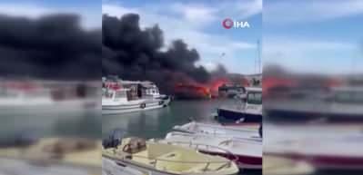 Çeşme'de yangın paniği: Tekneler alevler içinde kaldı