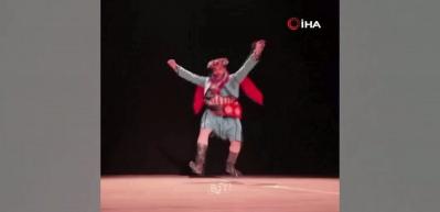 Gaziantep'te sahneye çıkan dansçının gösteri sırasında çapraz bağları koptu
