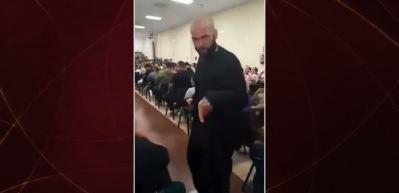  Hapisten çıktı, kiliseye girdi! Dünyaca ünlü oyuncusu kilisede vaaza başladı